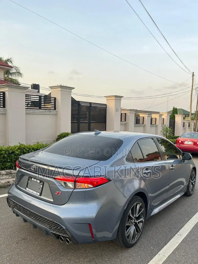 Toyota Corolla SE 2020 Blue