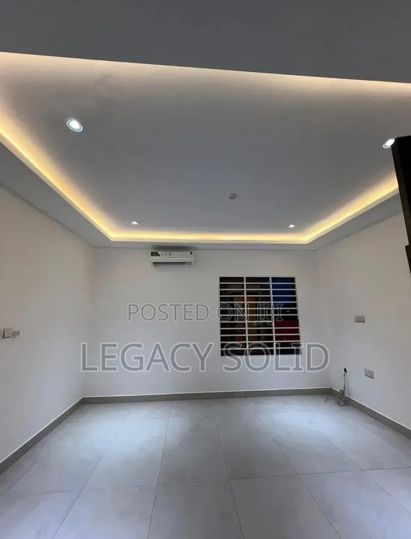 3bdrm House in Legacy Solid Real, Boundary Road Area for sale