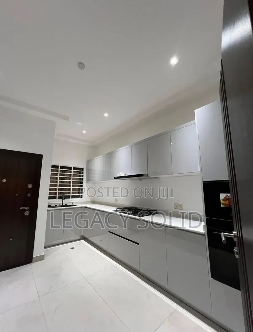 3bdrm House in Legacy Solid Real, Boundary Road Area for sale