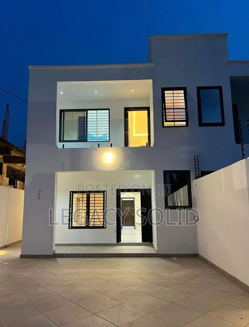 3bdrm House in Legacy Solid Real, Boundary Road Area for sale