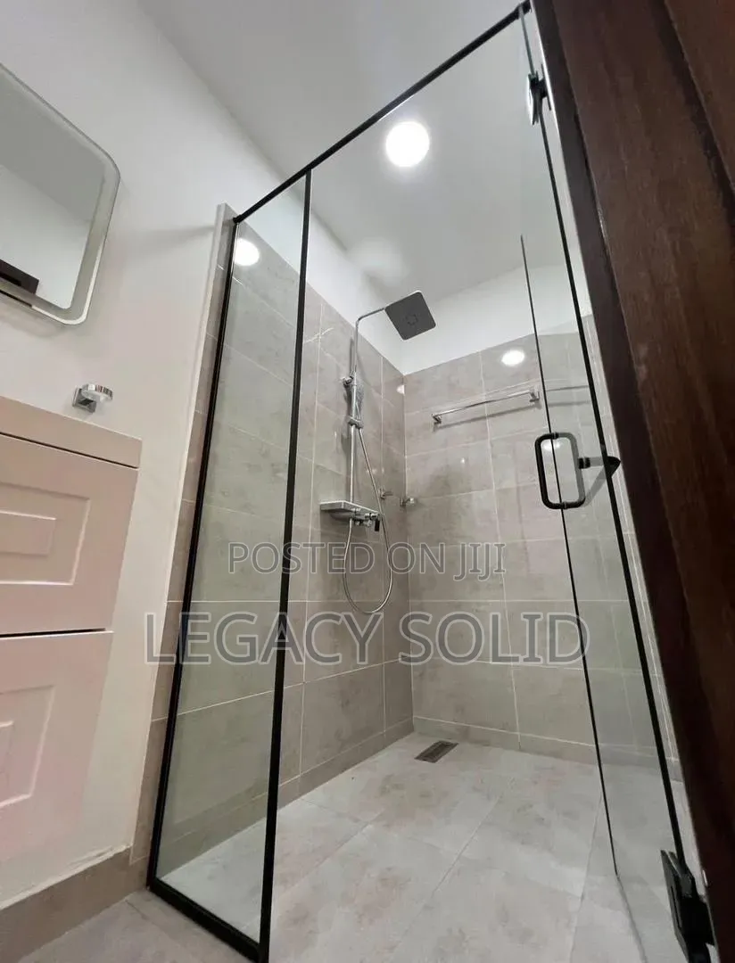 3bdrm House in Legacy Solid Real, Boundary Road Area for sale