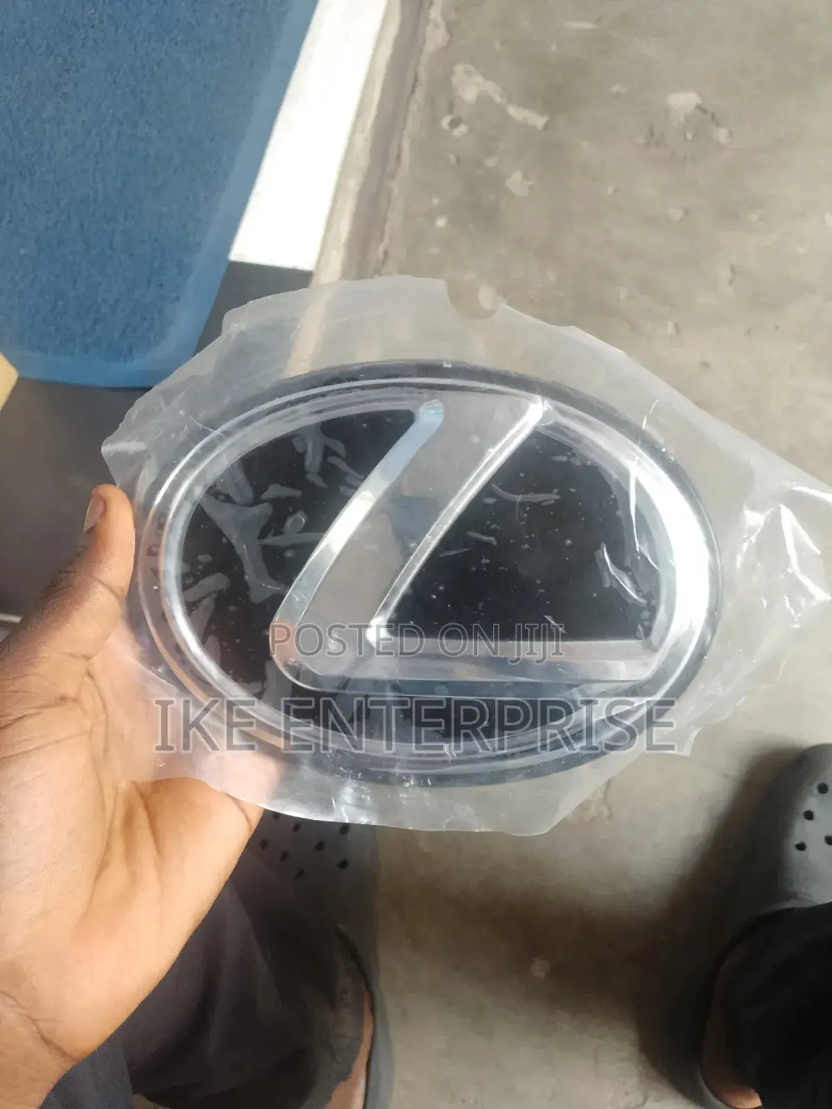 Lexus Glass Front Crown/Emblem/Logo