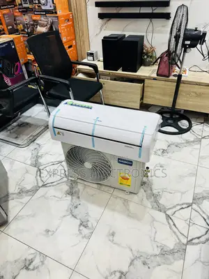 Quality Sleek White Air Casual Inverter Nasco 1.5hp