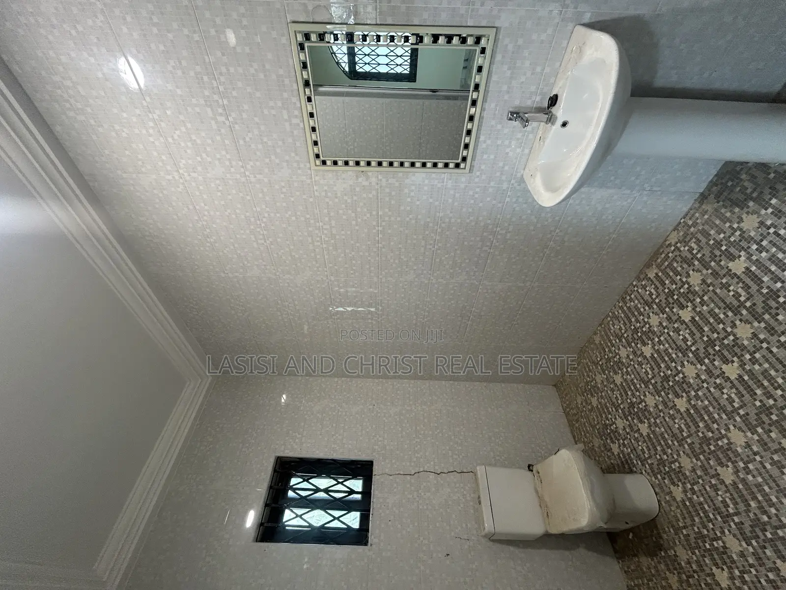 2bdrm Apartment in Lasisi And Christ, Amasaman for rent