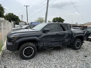 Toyota Tacoma SR5 Double Cab 5' Bed AT 2024 Gray
