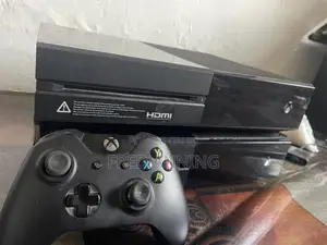 Xbox One With Controller and 10 Games