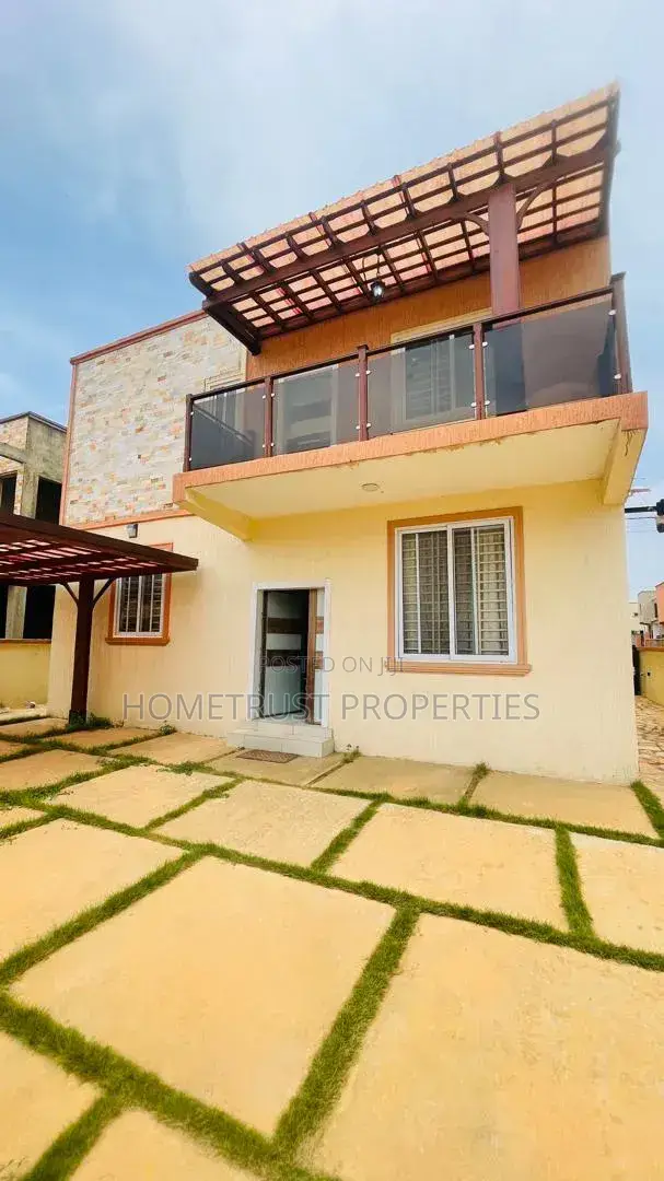 3bdrm Duplex in Achimota Mall Area for rent