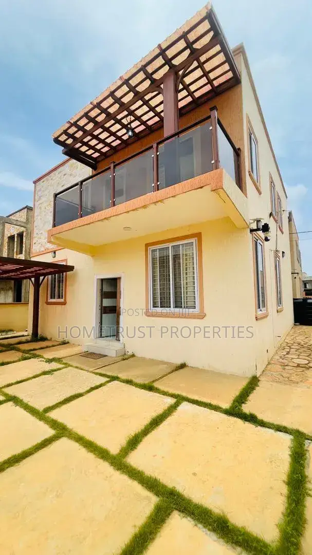 3bdrm Duplex in Achimota Mall Area for rent
