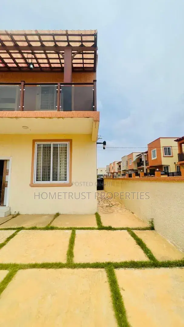3bdrm Duplex in Achimota Mall Area for rent