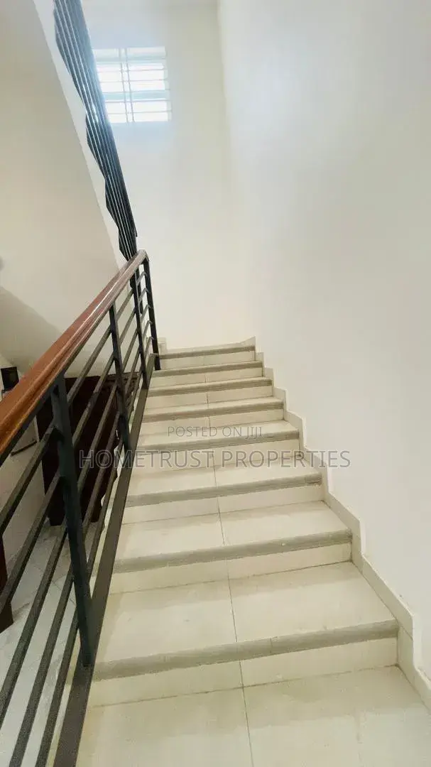3bdrm Duplex in Achimota Mall Area for rent
