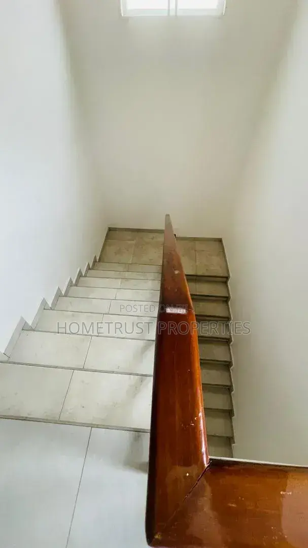 3bdrm Duplex in Achimota Mall Area for rent