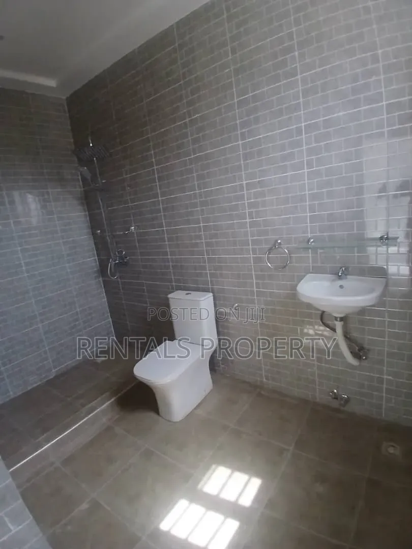 6bdrm Mansion in Amrahia for rent