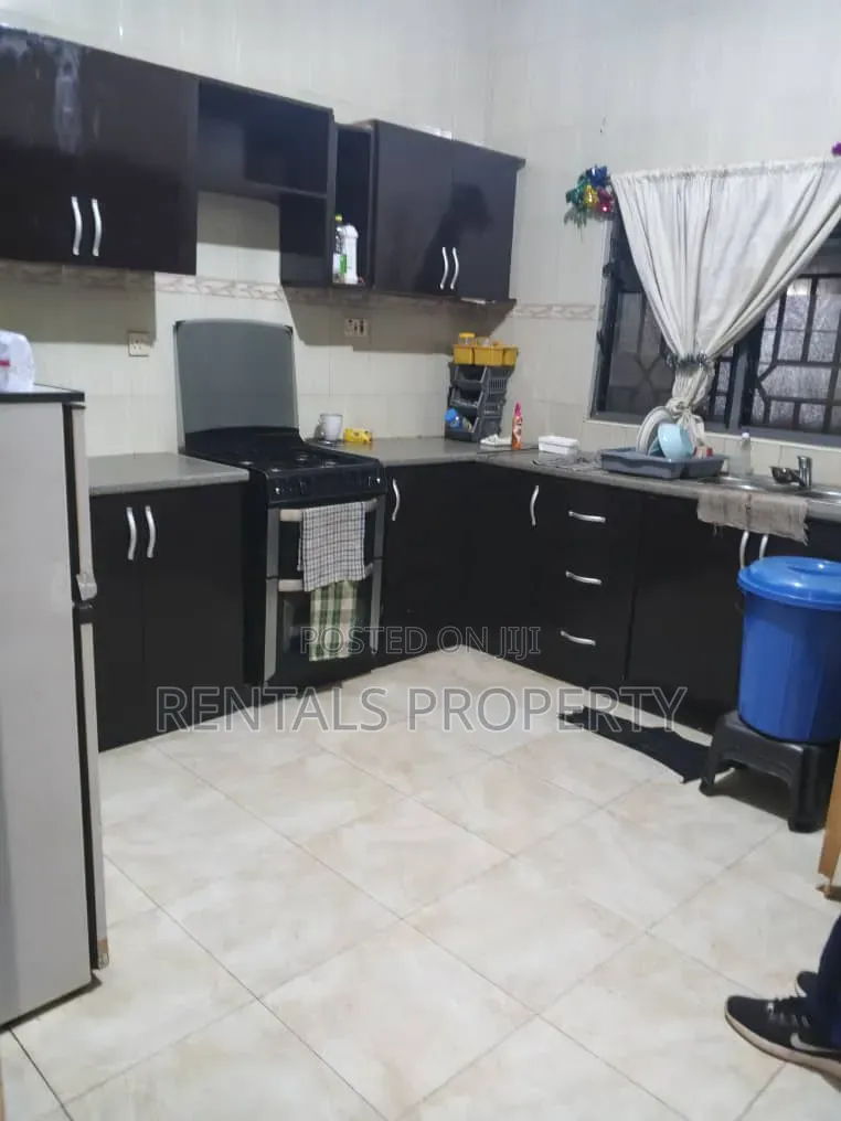 6bdrm Mansion in Amrahia for rent