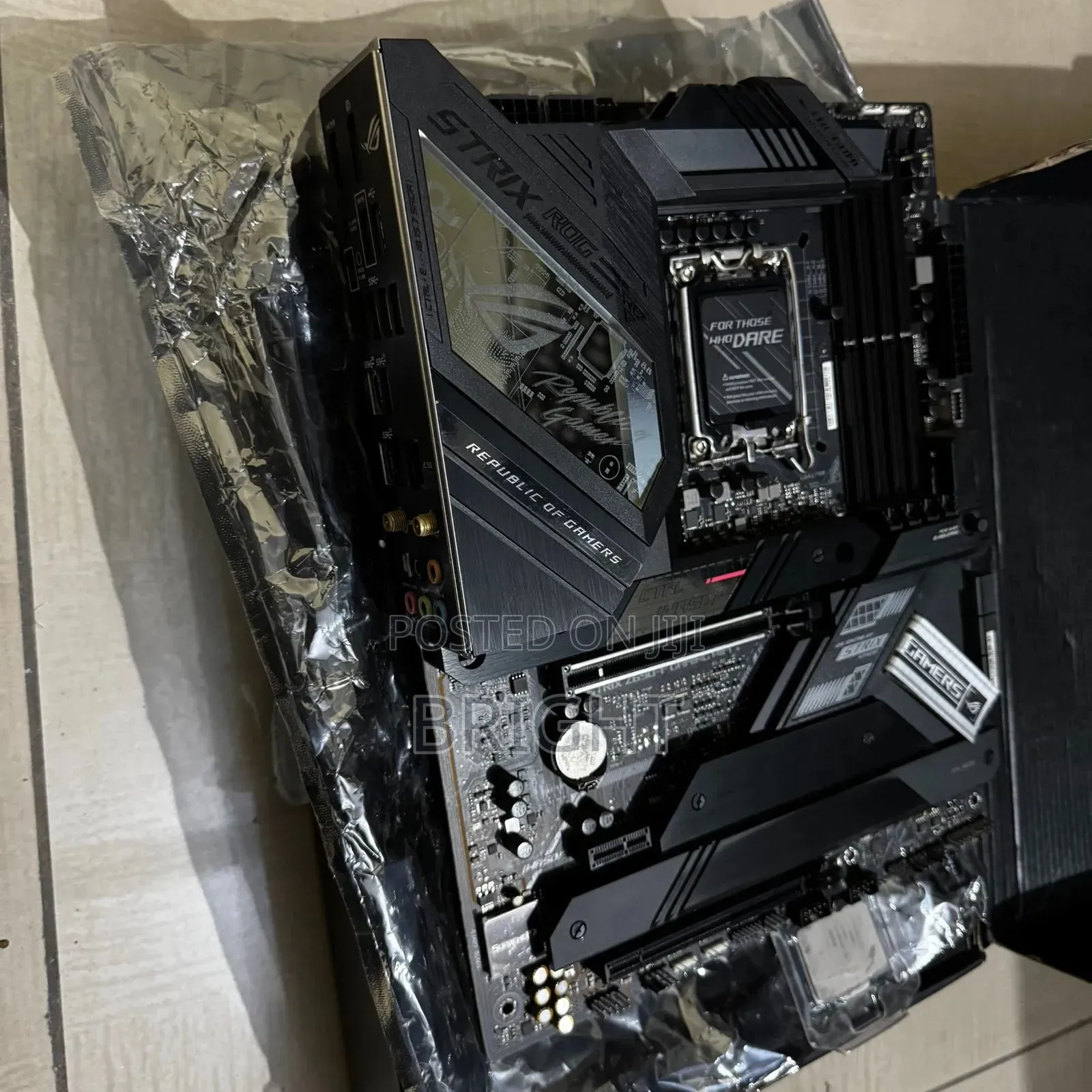Rog Strix Z790-h Gaming Wifi+Intel Core I5 12gen Corsair Vengence 16gb