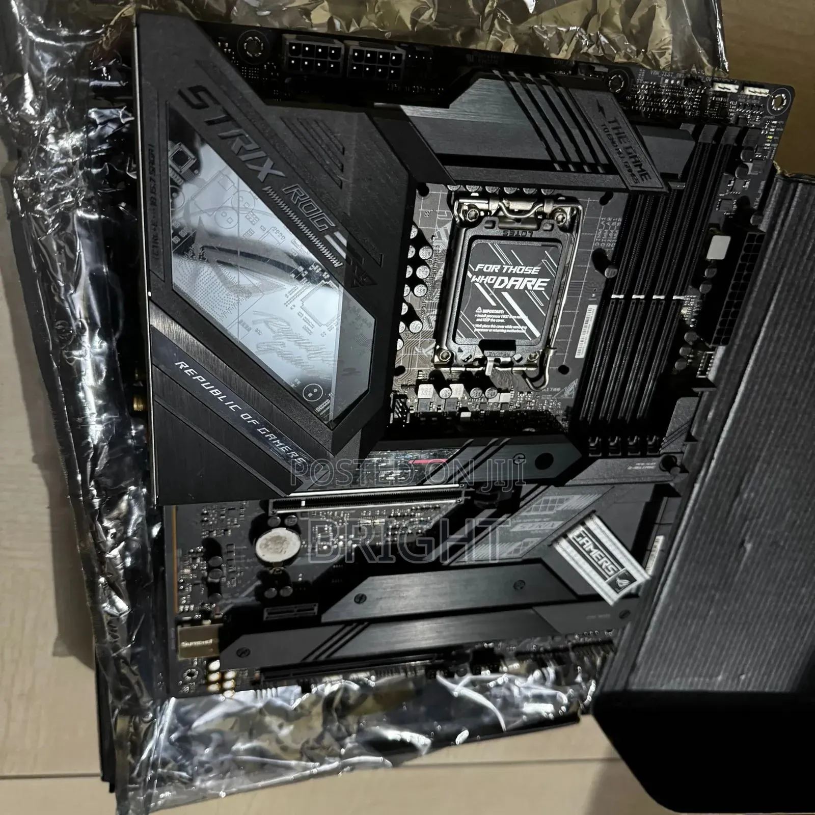 Rog Strix Z790-h Gaming Wifi+Intel Core I5 12gen Corsair Vengence 16gb