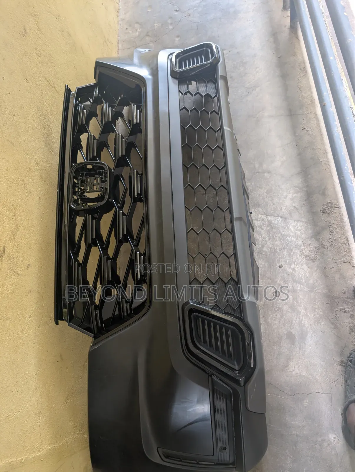 Honda Cr-v CRV 2023,2024,25 Complete Front Bumper Hybrid Black Chrome