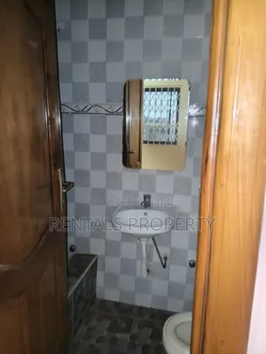 5bdrm Mansion in Oyarifa, Pentecost for rent