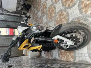 Honda 2025 Yellow