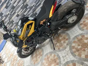 Honda 2025 Yellow