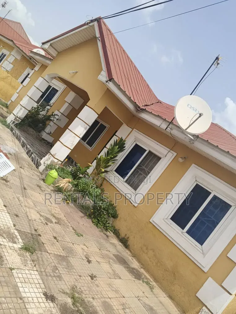3bdrm House in Oyarifa School , Pentecost for rent
