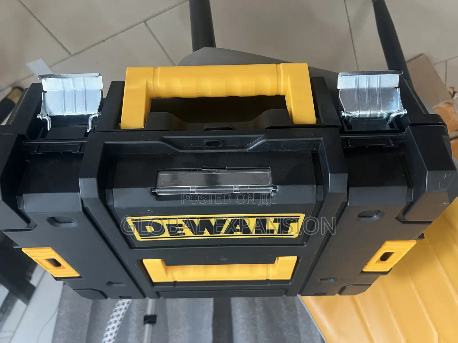 Dewalt Dcf892. Brushless Cordless Wrench Machine.