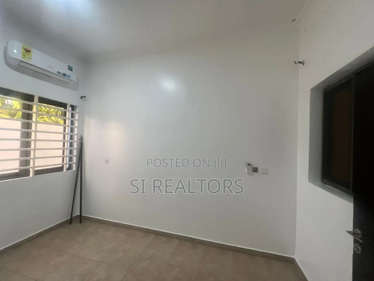 3bdrm House in Modern Home, Baatsona Total for rent