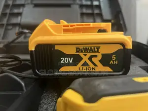 Dewalt Dcf892. Brushless Cordless Wrench Machine.
