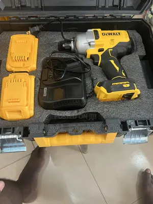 Dewalt Dcf892. Brushless Cordless Wrench Machine.