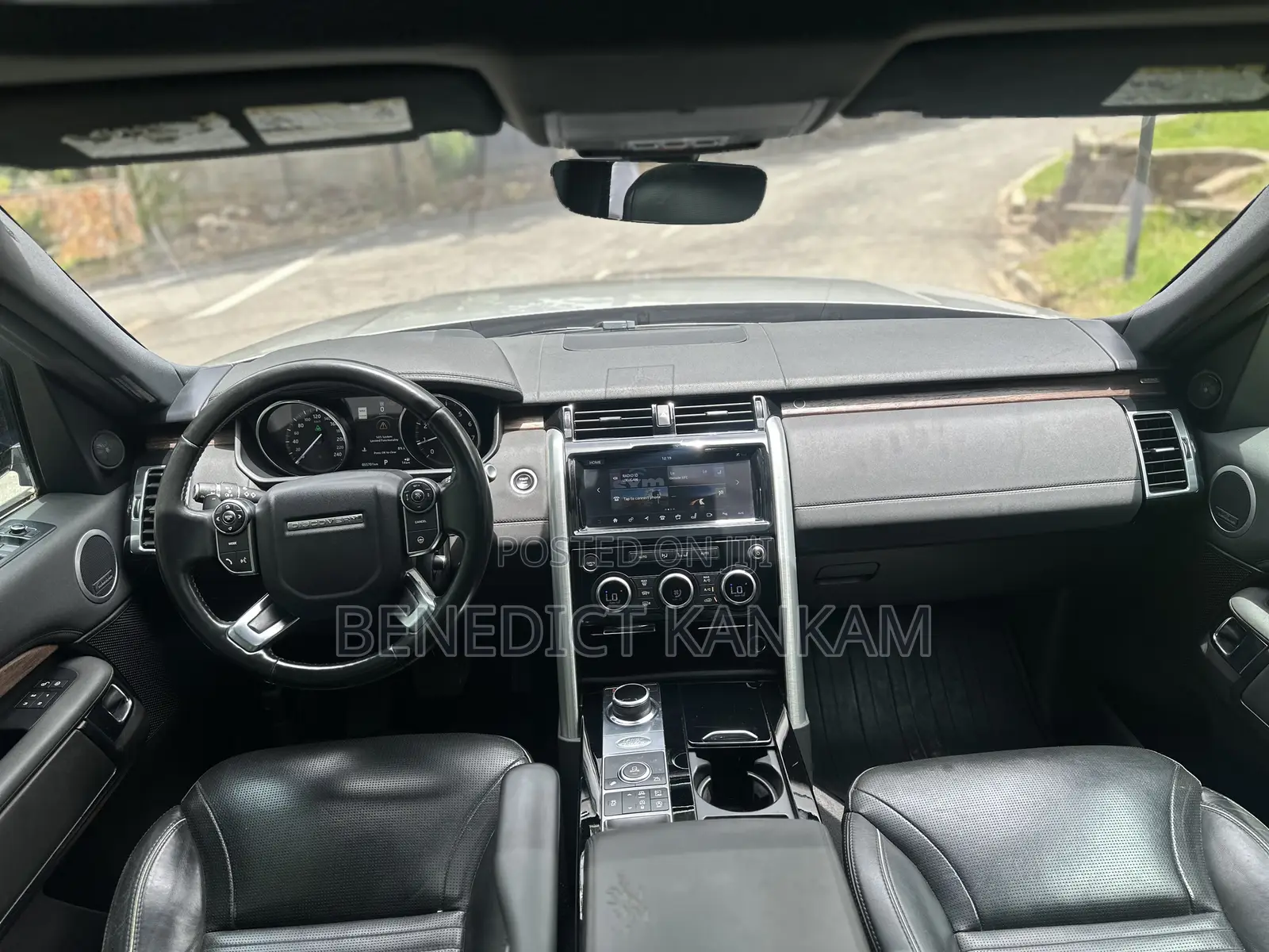 Land Rover Discovery HSE 4x4 2018 Silver