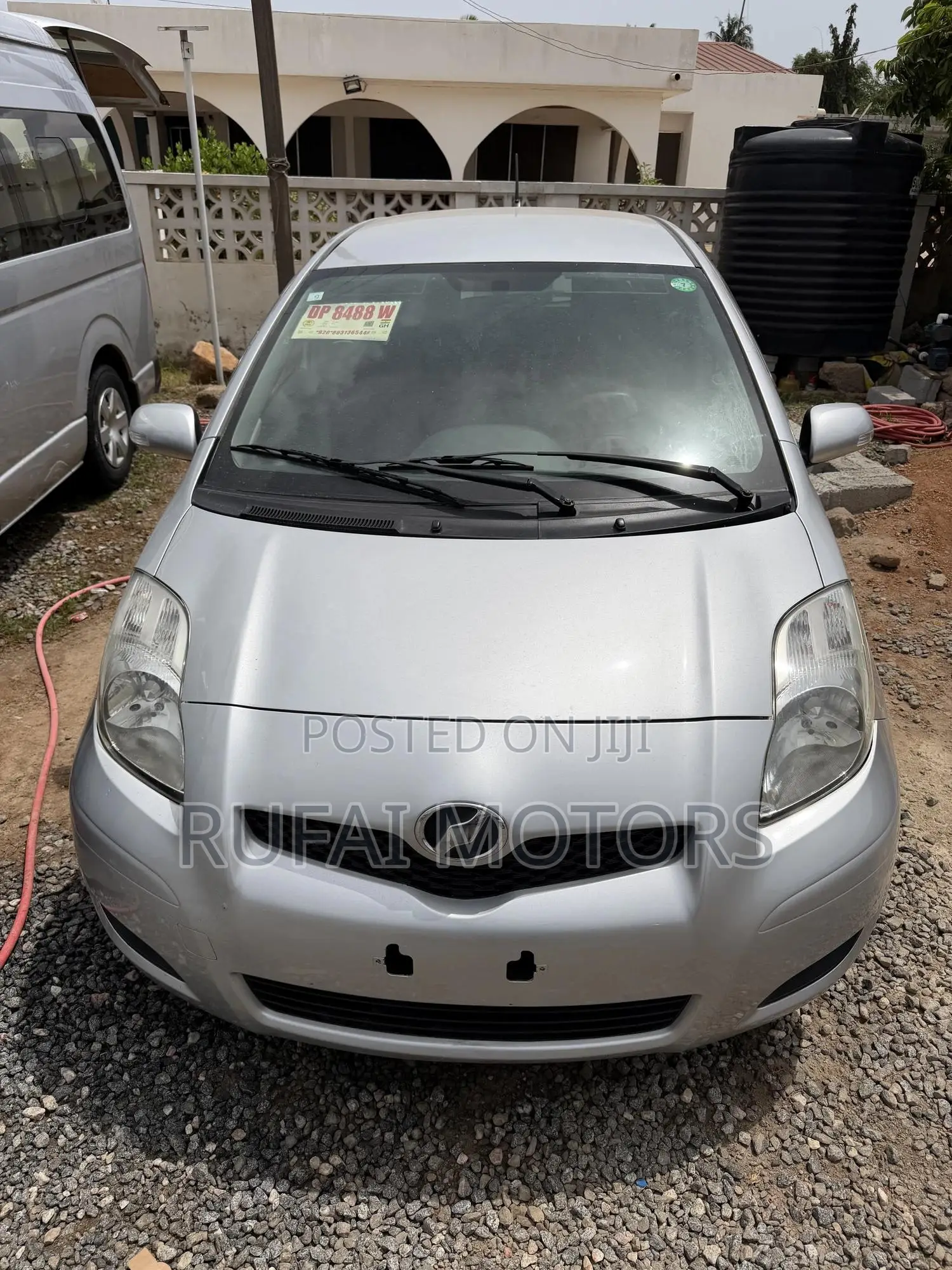 Toyota Vitz 1.5 FWD 5dr 2010 Silver