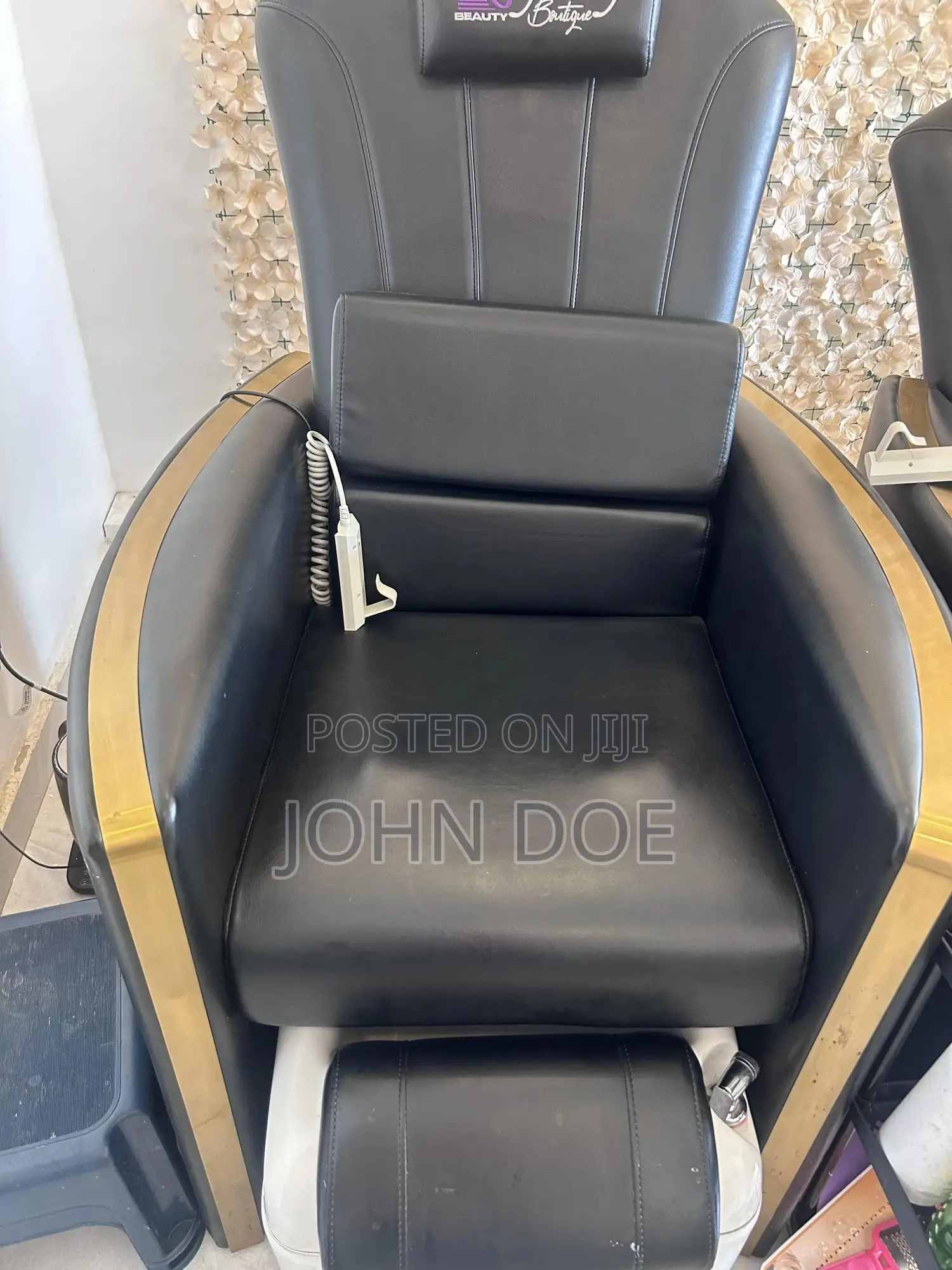 Fairly Used Pedicure Chairs With Massage And Without Massage