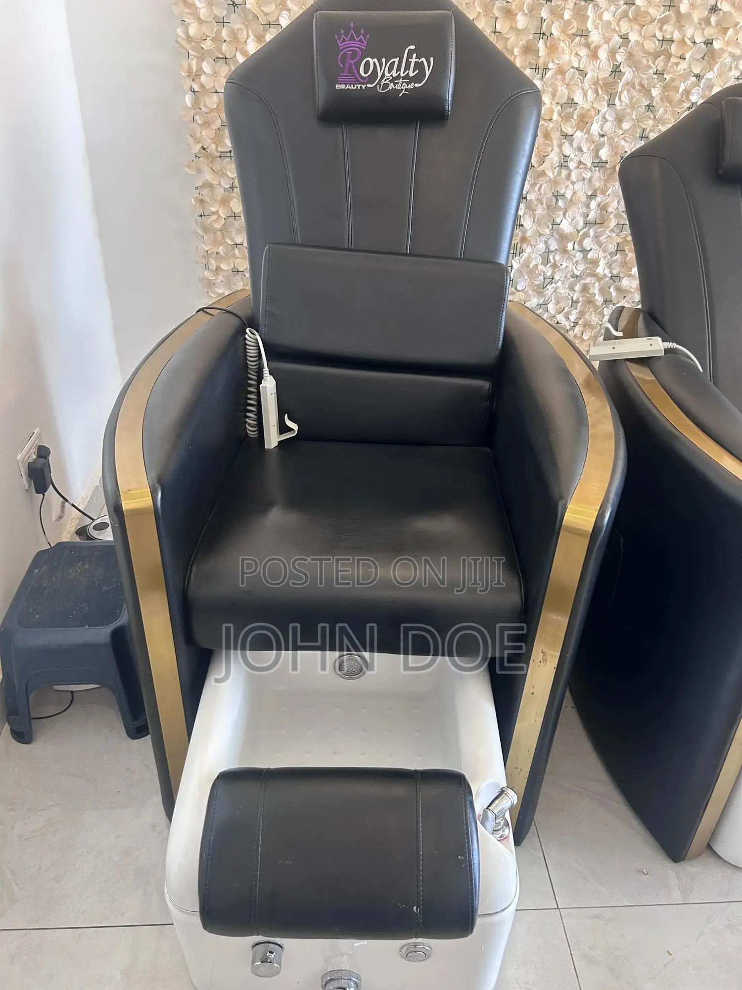 Fairly Used Pedicure Chairs With Massage And Without Massage