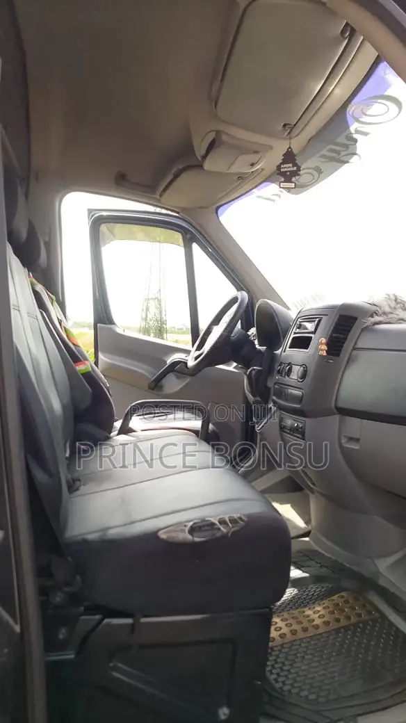 Mercedes-Benz Sprinter 2013 Black