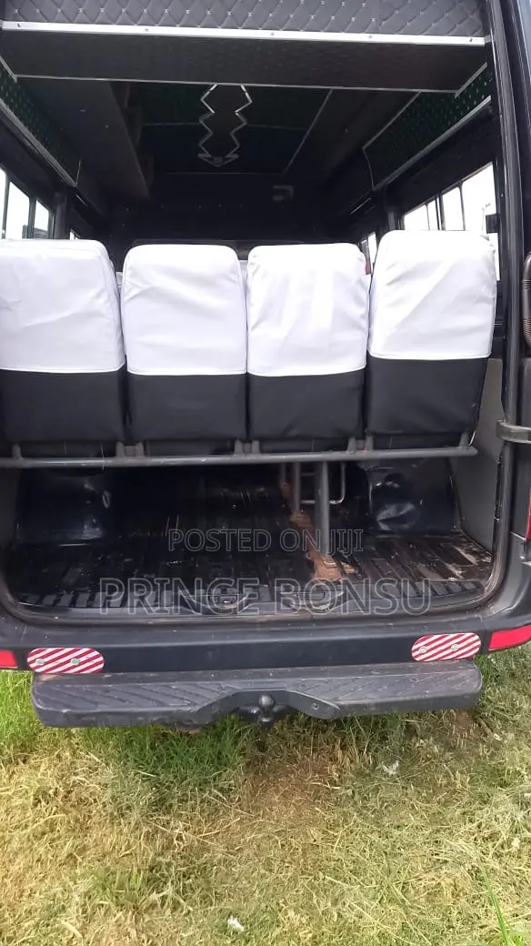 Mercedes-Benz Sprinter 2013 Black