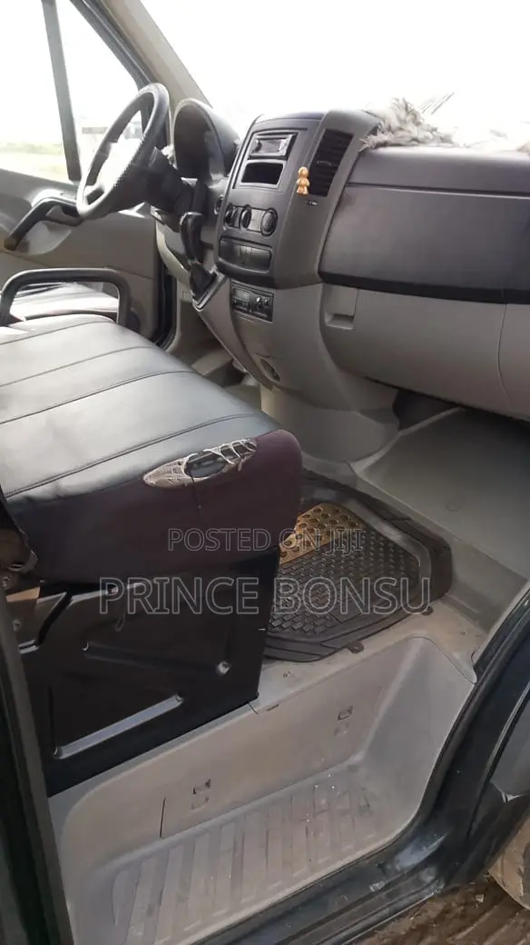 Mercedes-Benz Sprinter 2013 Black