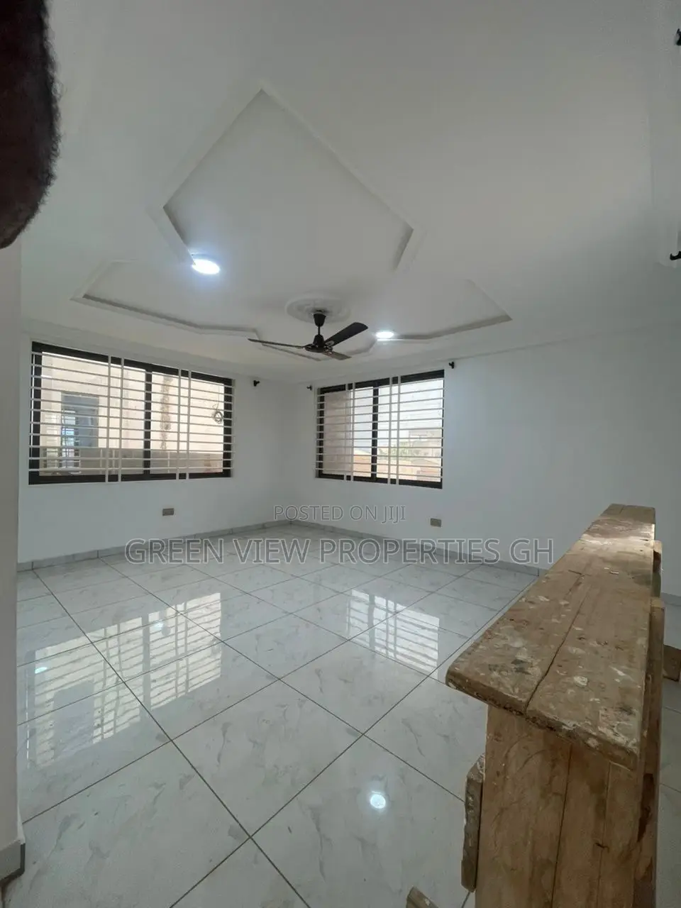 4bdrm Duplex in West Hills Mall Area for rent