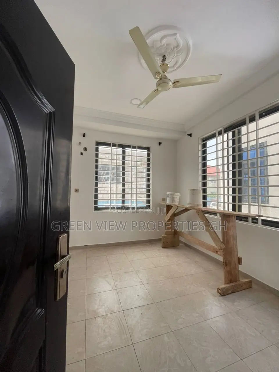 4bdrm Duplex in West Hills Mall Area for rent