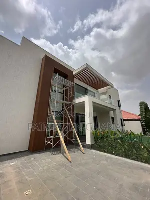 5bdrm House in Fairhaven Properties, Adjiriganor for sale
