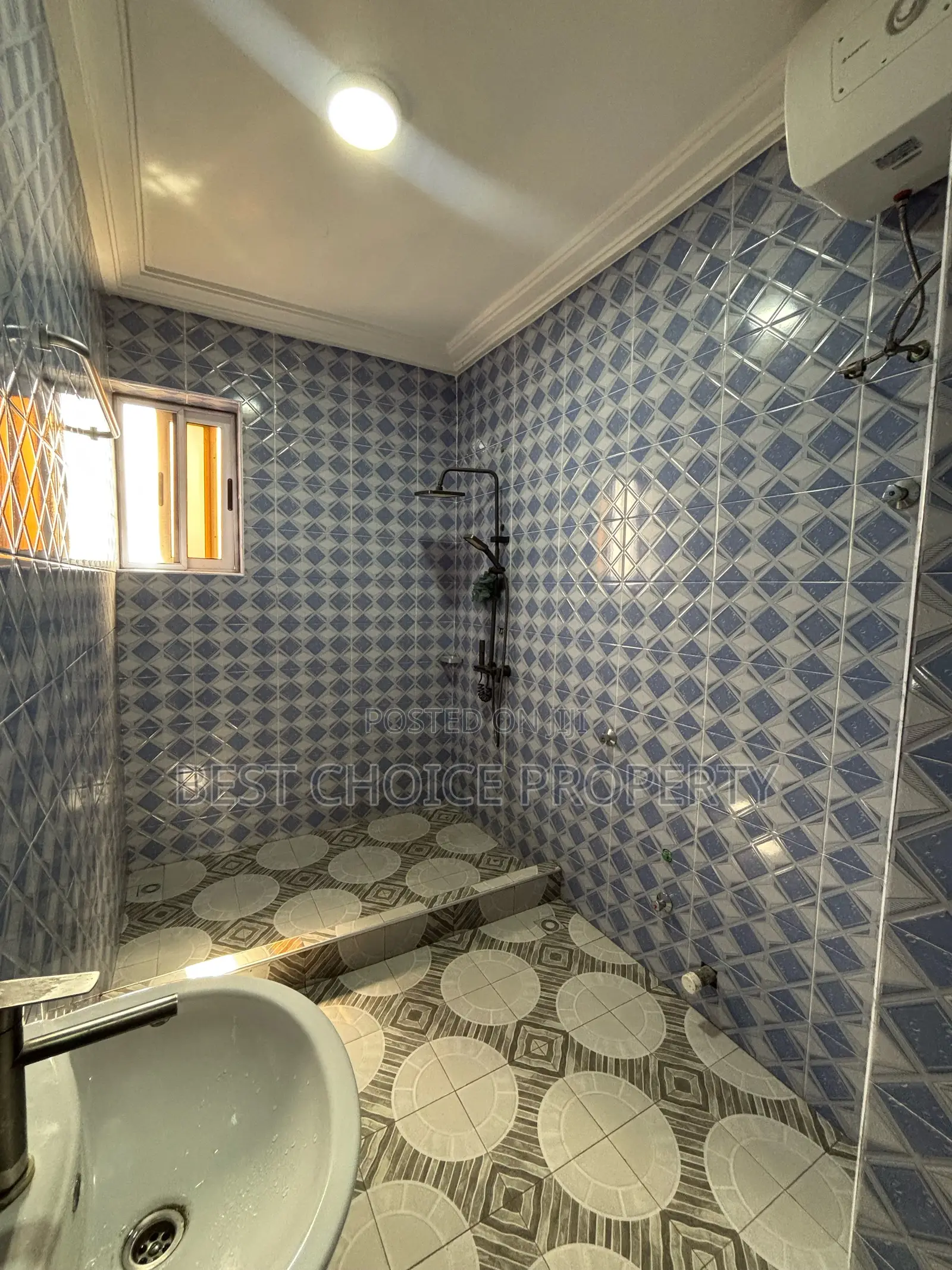 1bdrm Apartment in Lakeside for rent