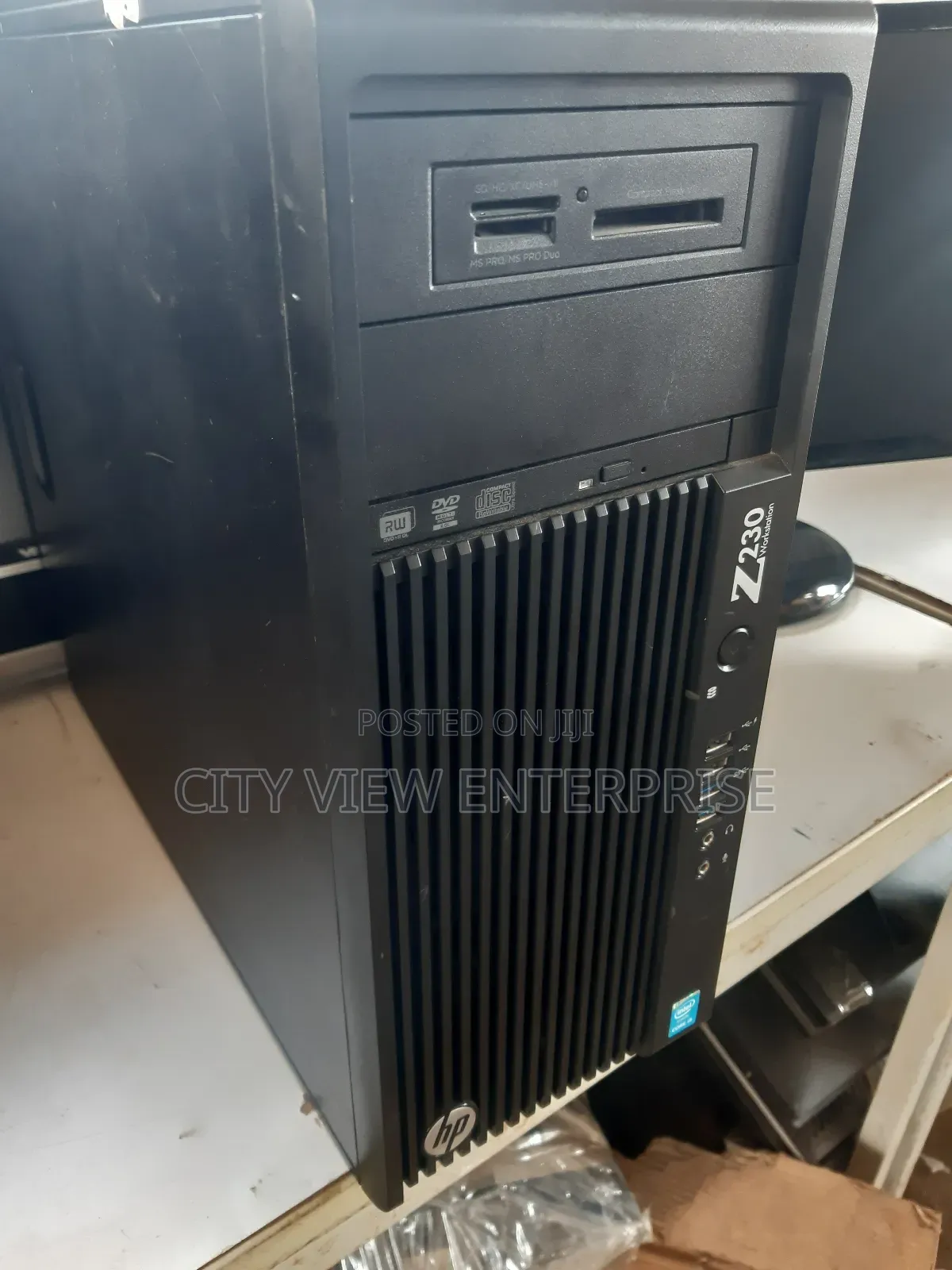 Desktop Computer HP Z230 8GB Intel Core i5 SSD 256GB