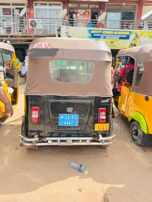 Bajaj RE 2024 Black
