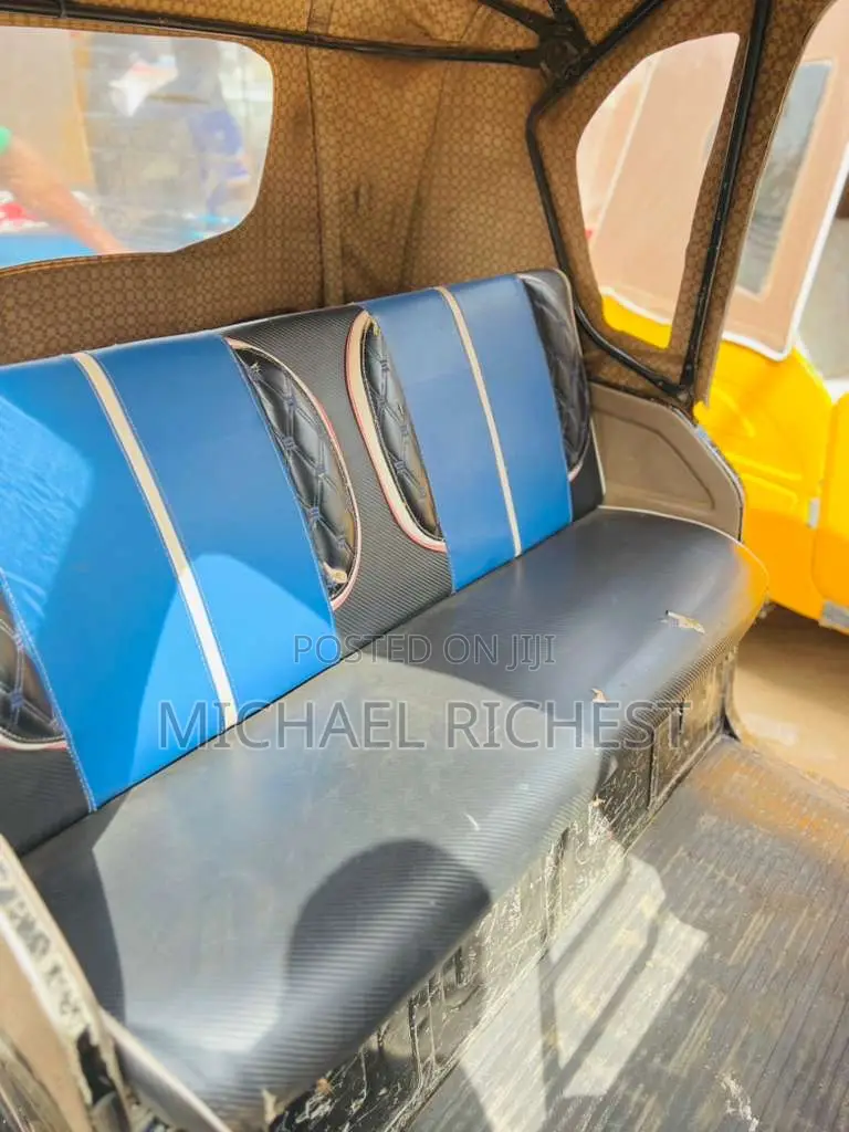 Bajaj RE 2024 Black