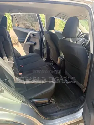 Toyota RAV4 LE AWD (2.5L 4cyl 6A) 2017 Silver