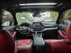 Toyota Highlander XSE 2022 Black