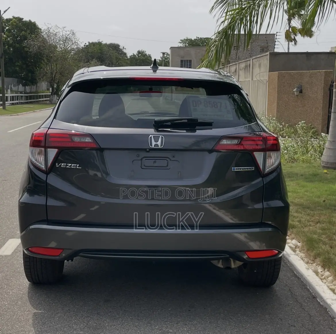 Honda Vezel 1.5 Hybrid 4WD 2015 Gray