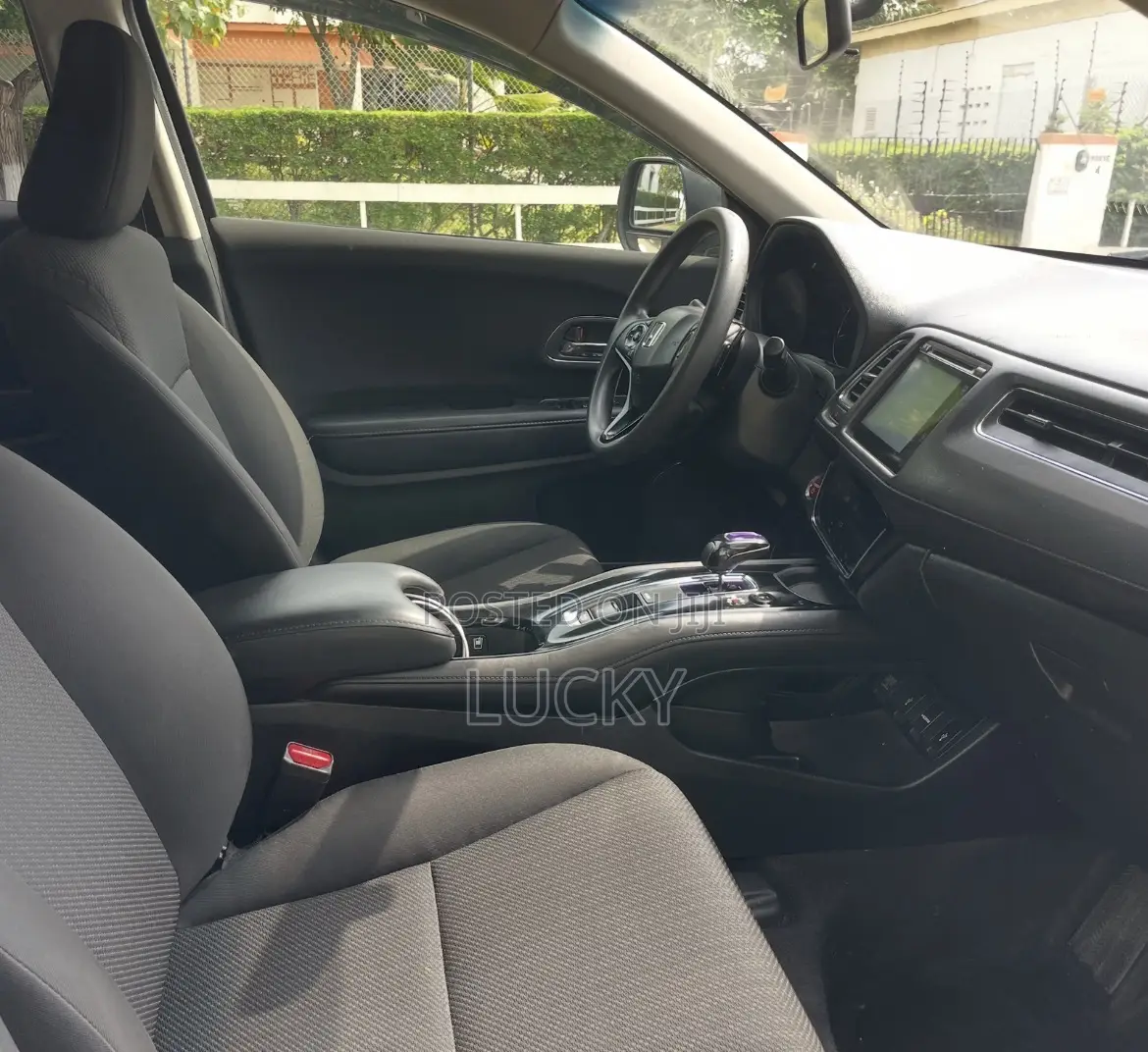 Honda Vezel 1.5 Hybrid 4WD 2015 Gray