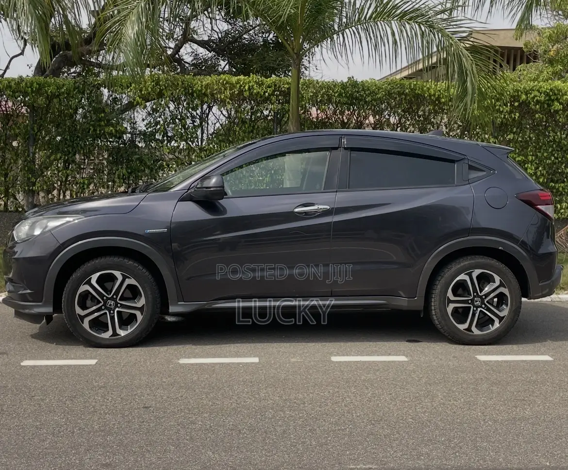 Honda Vezel 1.5 Hybrid 4WD 2015 Gray