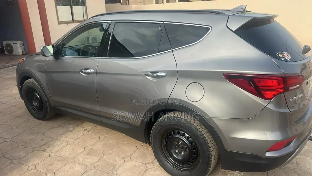 Hyundai Santa Fe 2017 Gray