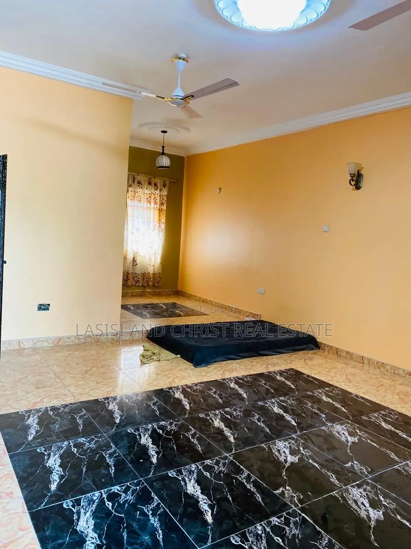 2bdrm Apartment in Lasisi And Christ, Amasaman for rent