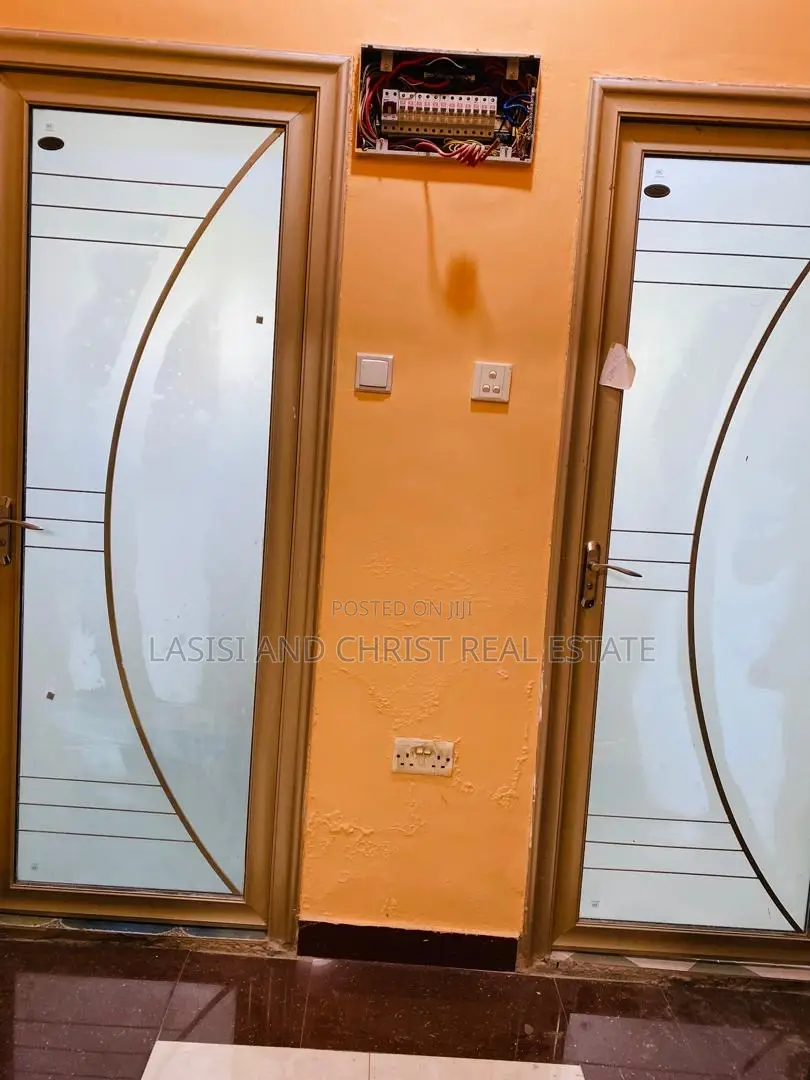 2bdrm Apartment in Lasisi And Christ, Amasaman for rent